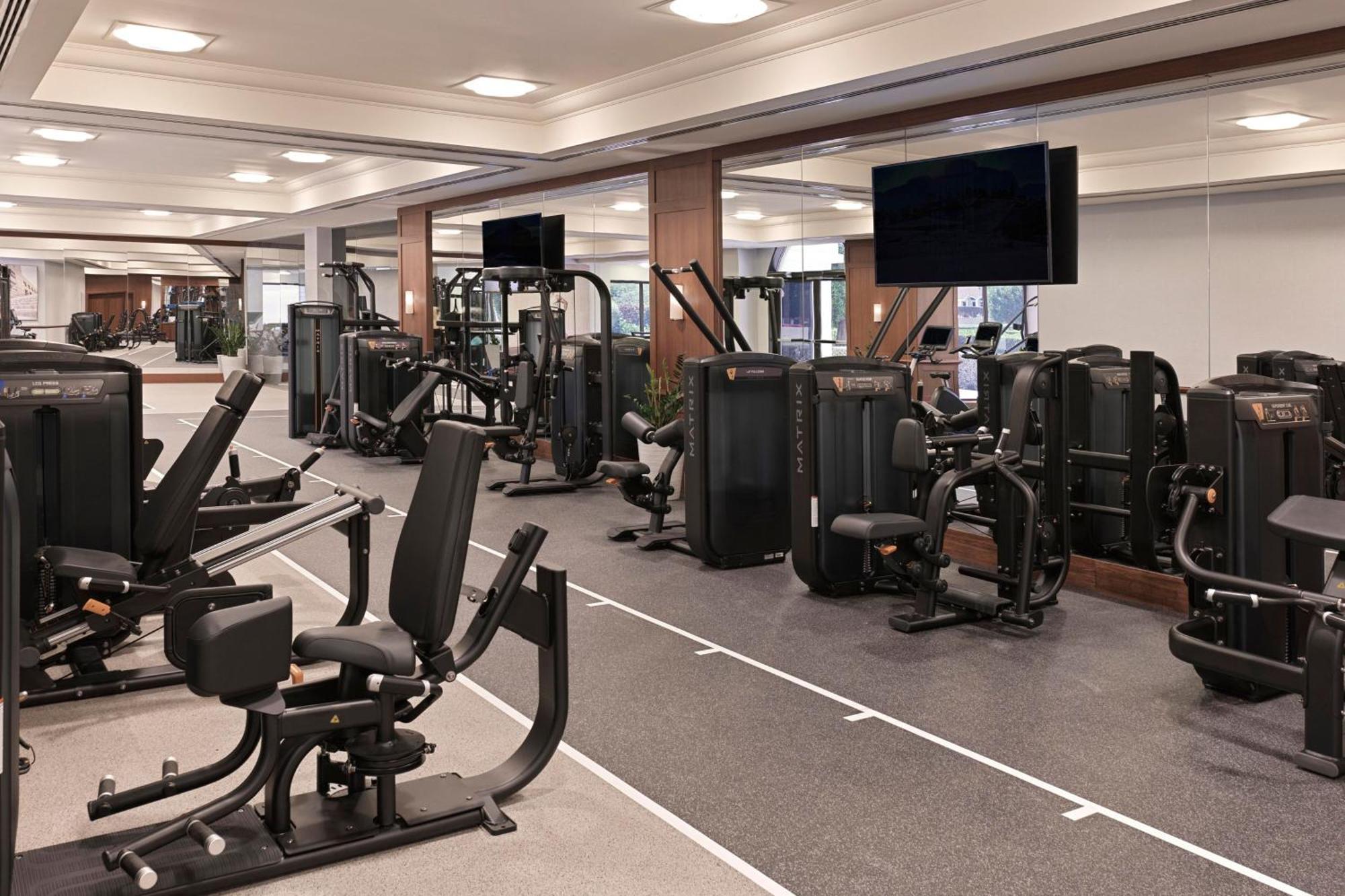 The Ritz-Carlton Abu Dhabi, Grand Canal Exterior photo The gym at The Dorchester