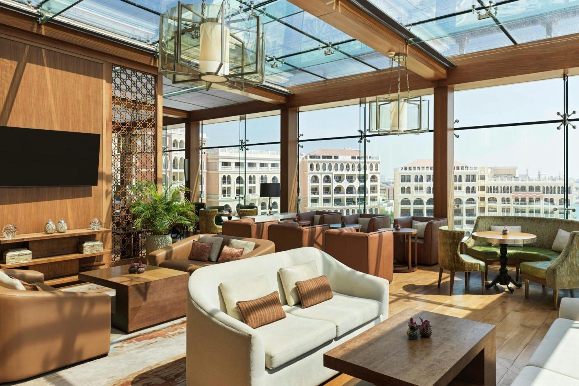 The Ritz-Carlton Abu Dhabi, Grand Canal Exterior photo The Sky Lounge