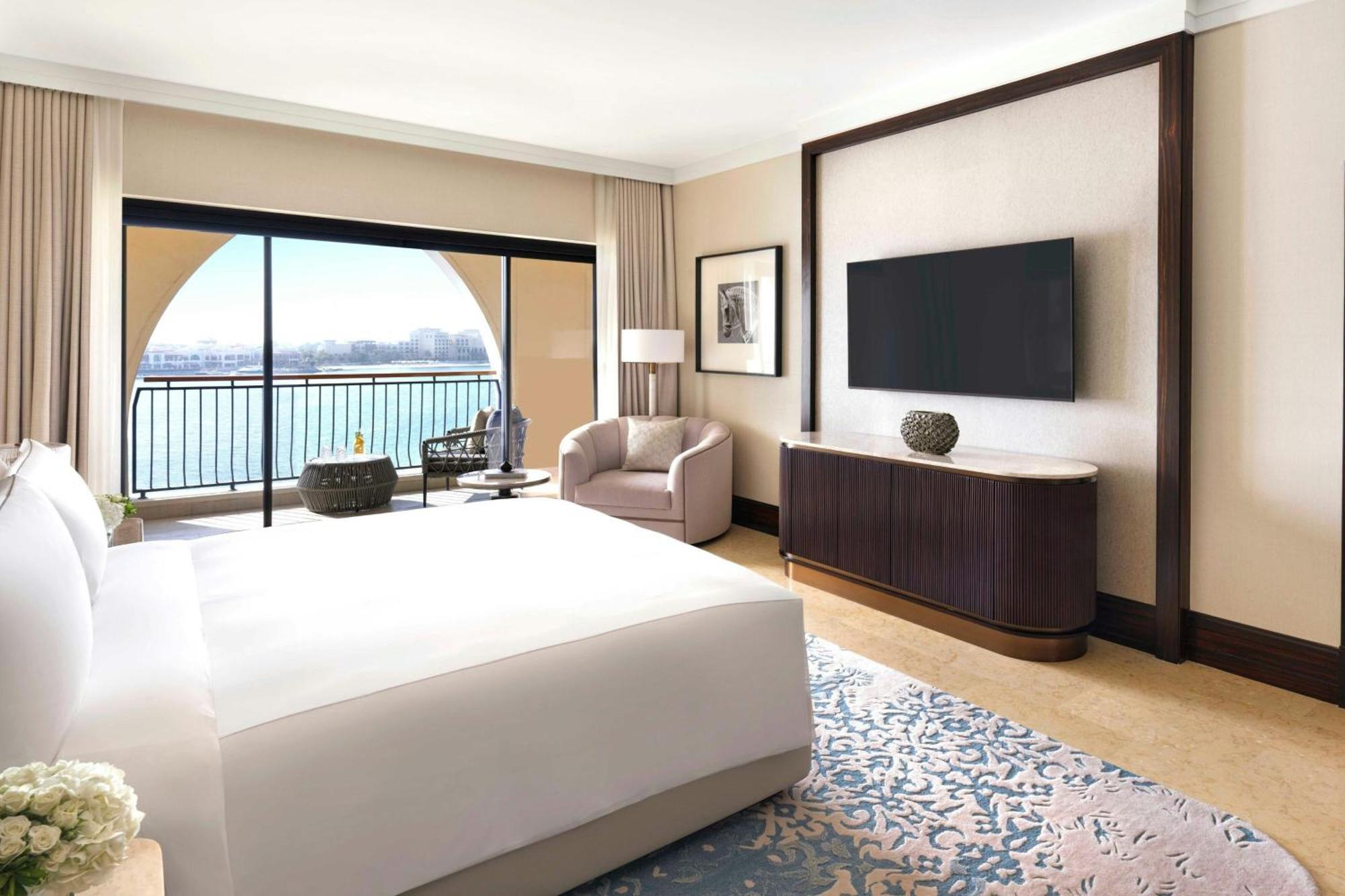 The Ritz-Carlton Abu Dhabi, Grand Canal Exterior photo A guest room at the hotel
