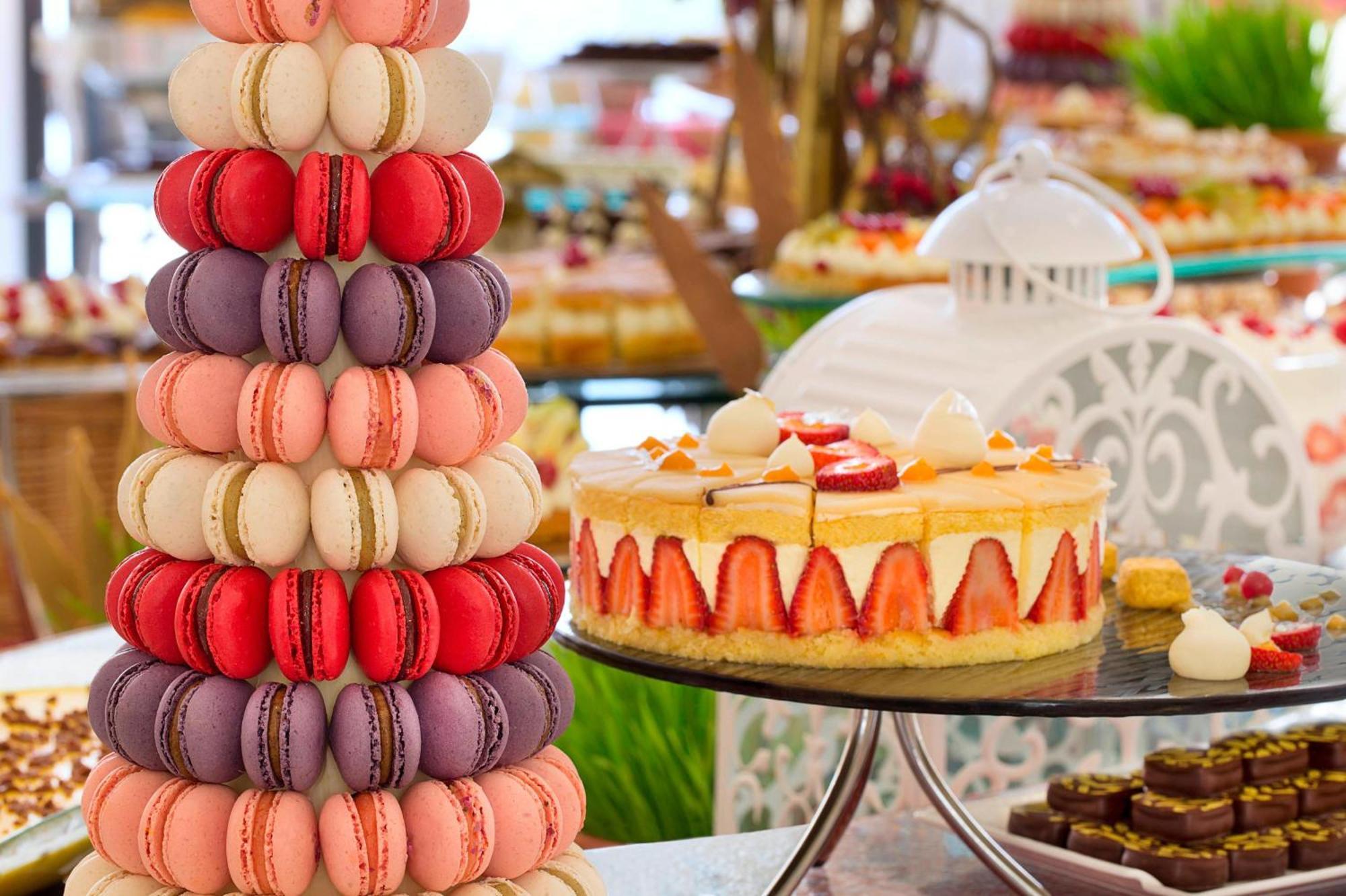 The Ritz-Carlton Abu Dhabi, Grand Canal Exterior photo A tower of macarons