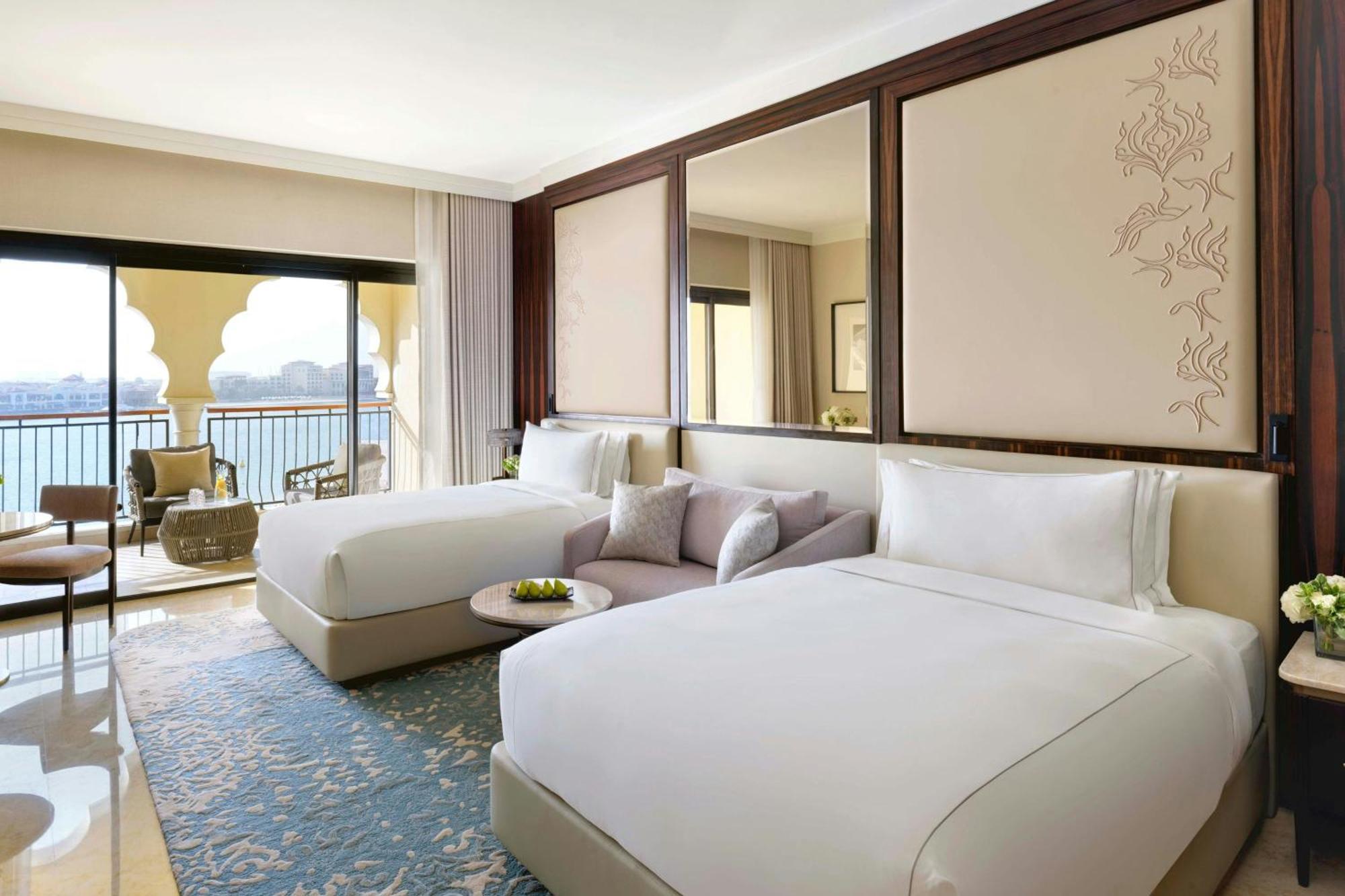 The Ritz-Carlton Abu Dhabi, Grand Canal Exterior photo Deluxe Room