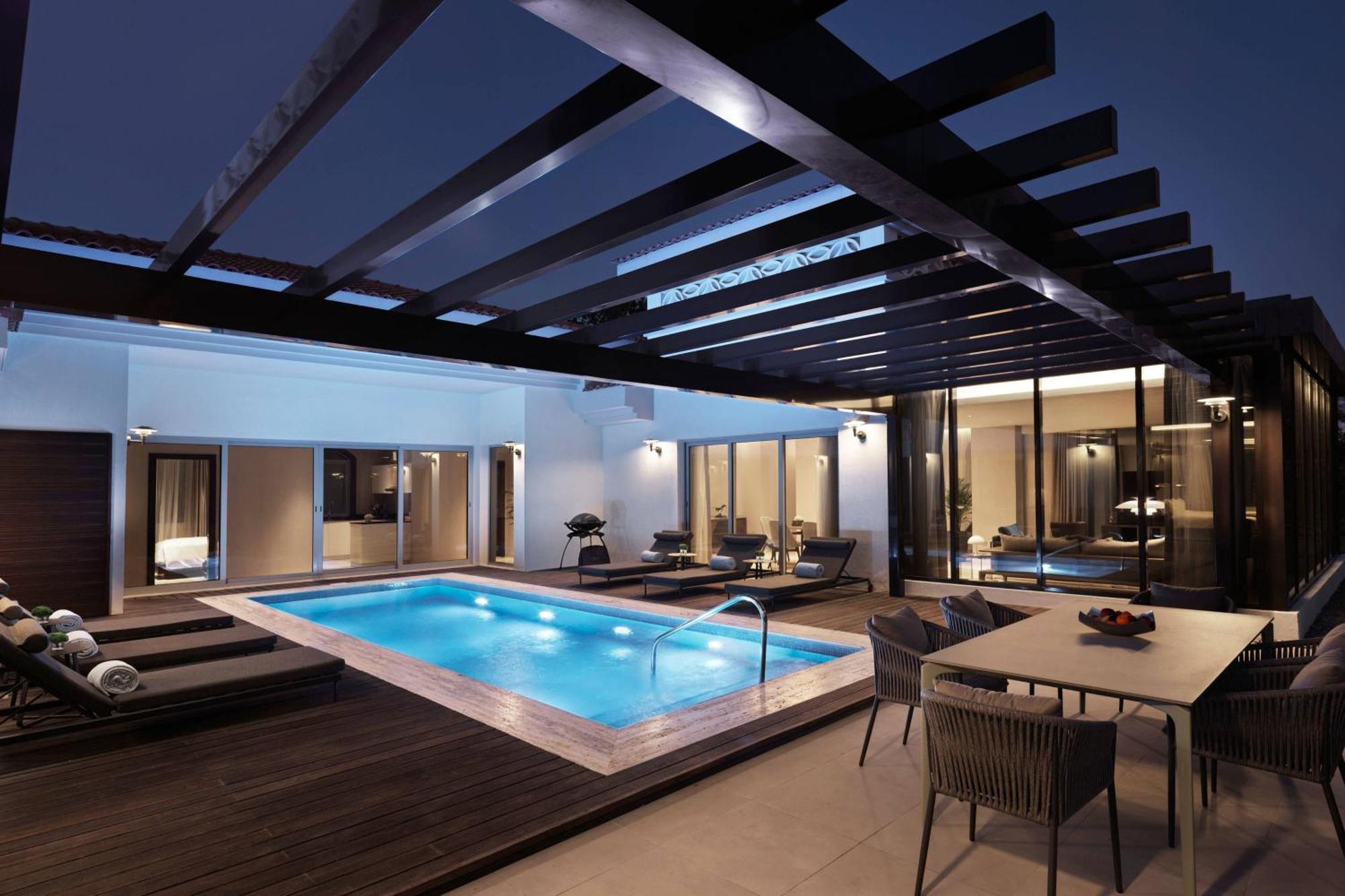 The Ritz-Carlton Abu Dhabi, Grand Canal Exterior photo The Royal Penthouse Suite