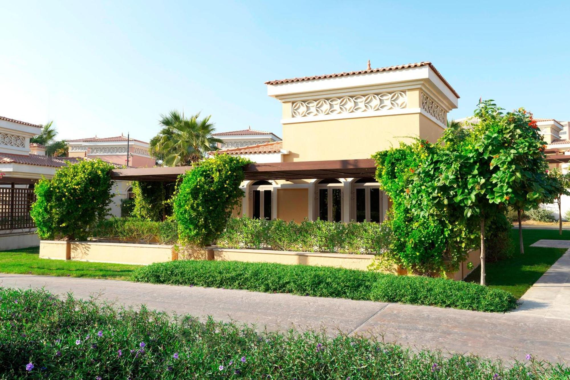 The Ritz-Carlton Abu Dhabi, Grand Canal Exterior photo A villa in Jumeirah