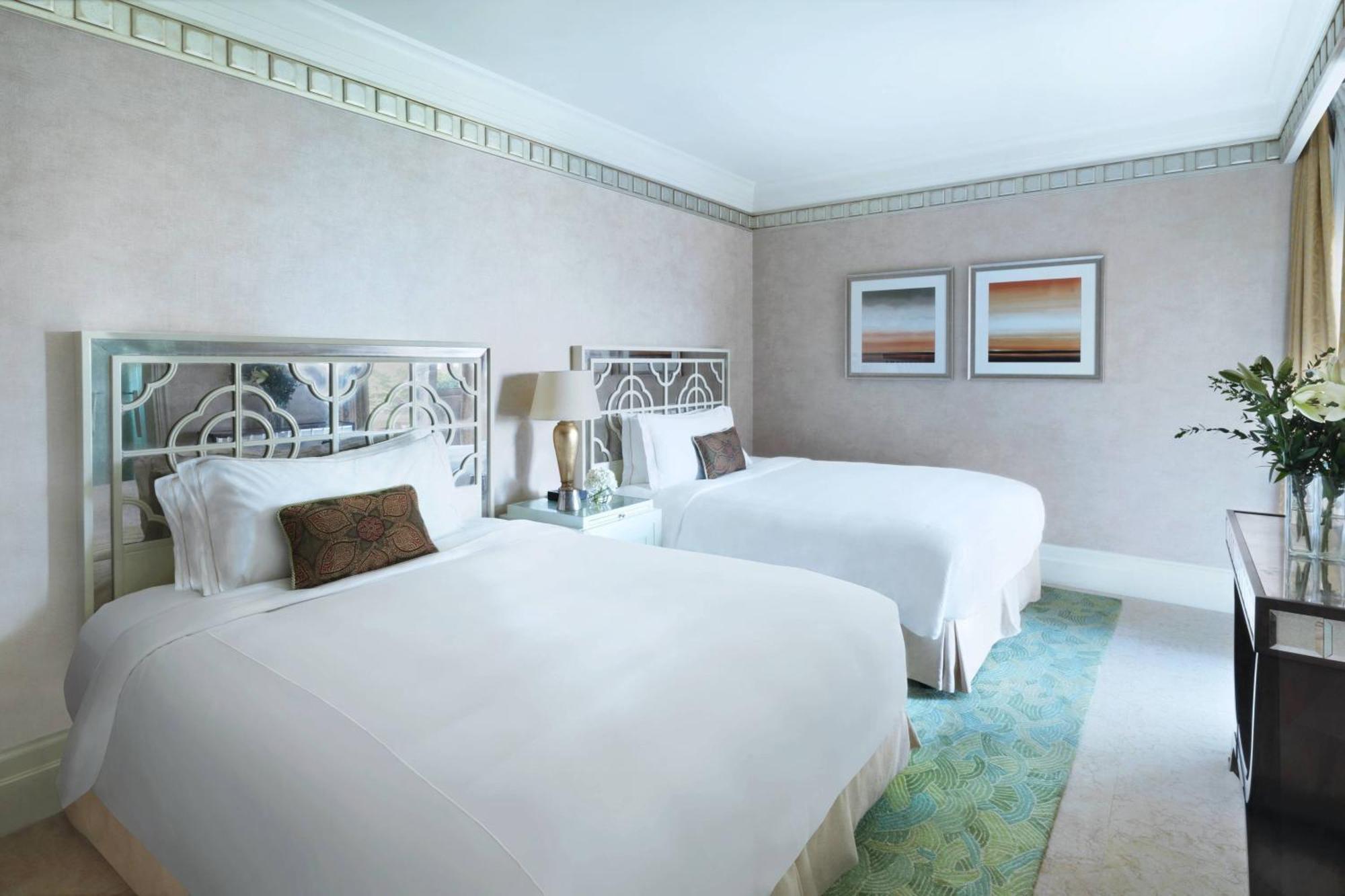 The Ritz-Carlton Abu Dhabi, Grand Canal Exterior photo Deluxe room