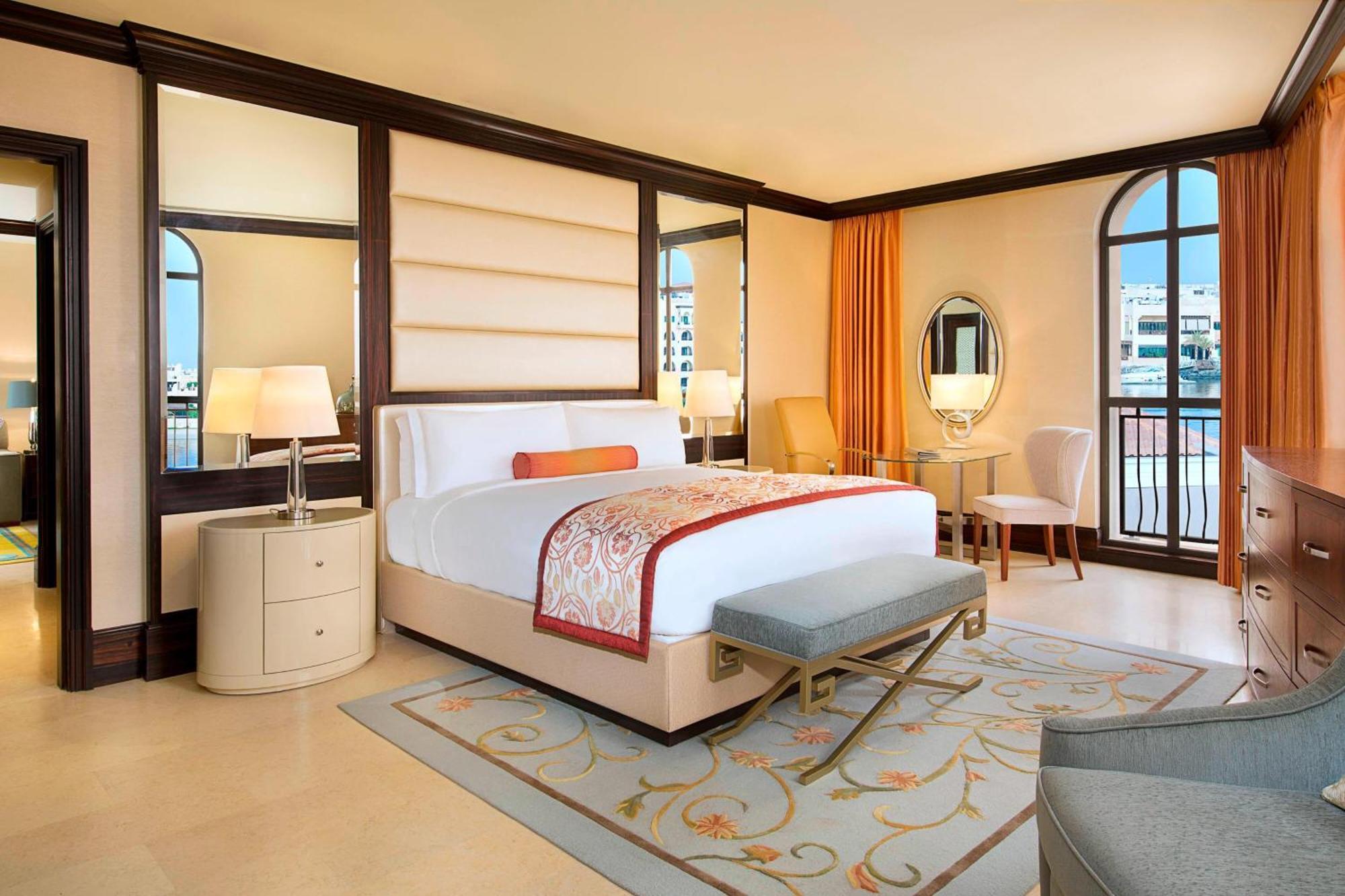 The Ritz-Carlton Abu Dhabi, Grand Canal Exterior photo A bedroom at the Atlantis, The Royal
