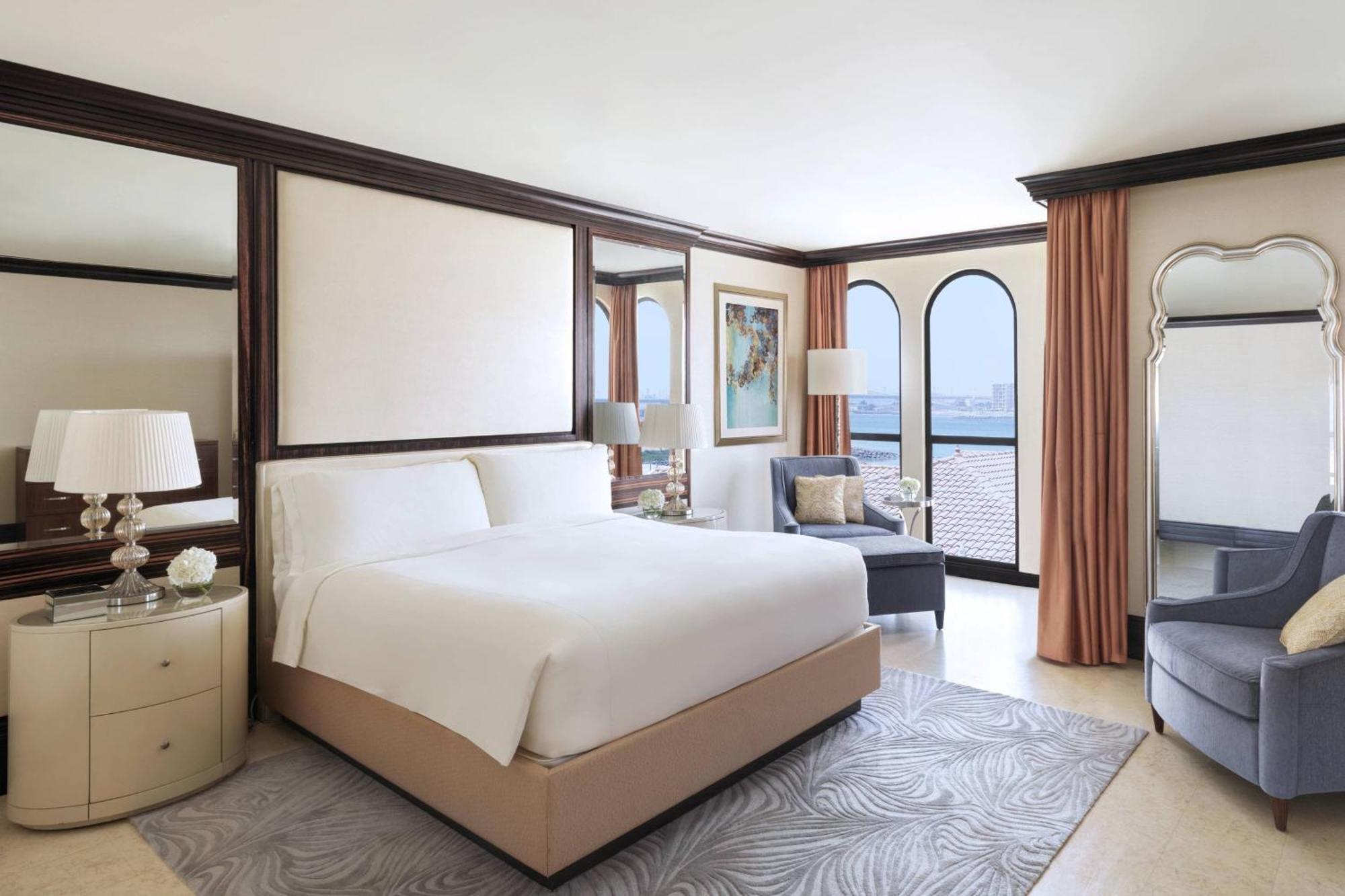 The Ritz-Carlton Abu Dhabi, Grand Canal Exterior photo A guest room at the Jumeirah Beach Hotel