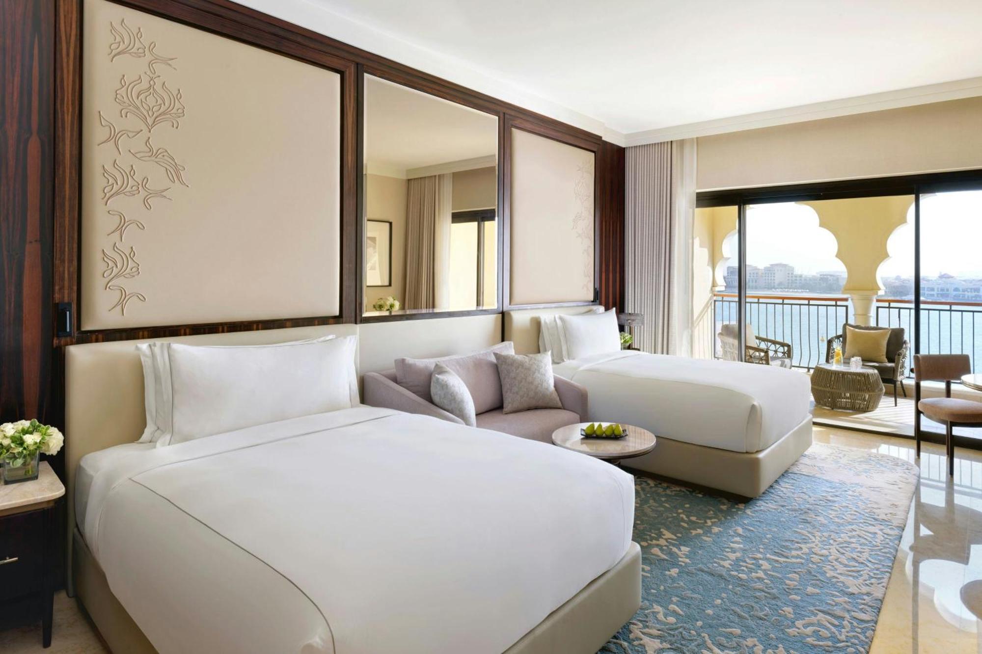 The Ritz-Carlton Abu Dhabi, Grand Canal Exterior photo